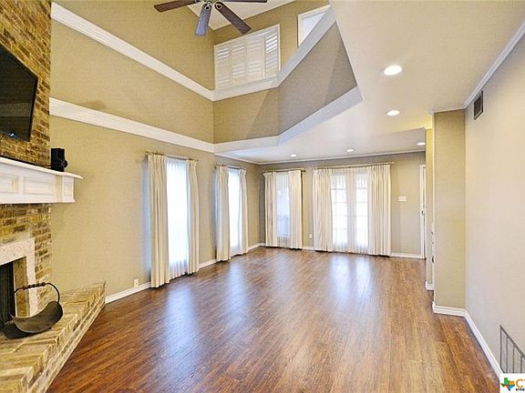 4th image of 726 Summerwood Dr