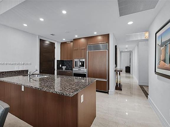 4th image of 15901 Collins Ave APT 2002