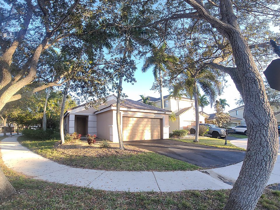 1st image of 1205 Canary Island Dr