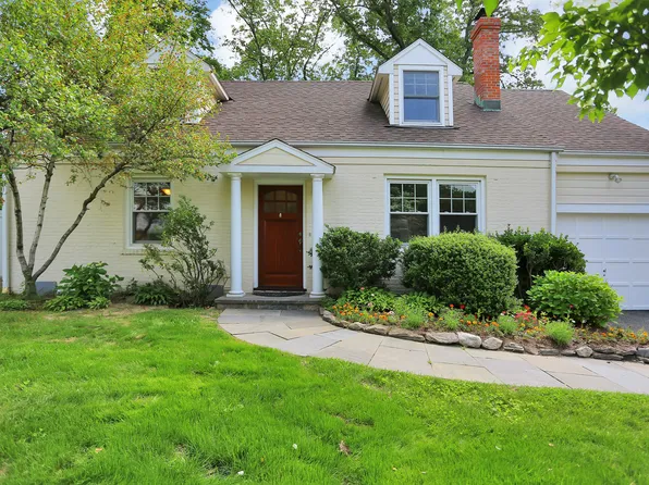 9 Nimitz Pl, Old Greenwich, CT 06870