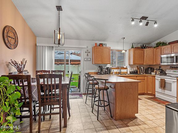 5th image of 339 N Lynnwood Ct