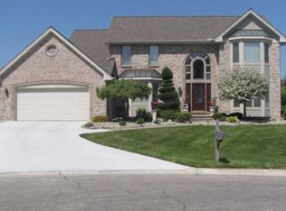 712 Cambridge Cir, Grand Blanc, MI