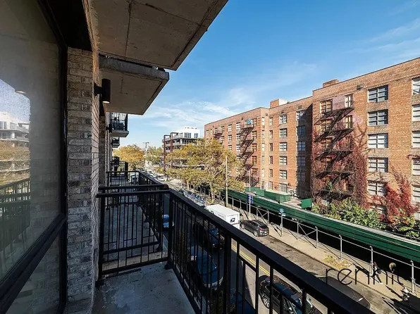 676 New York Avenue image 7 of 27