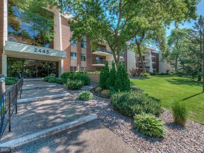 2445 Londin Ln E APT 409, Maplewood, MN, 55119