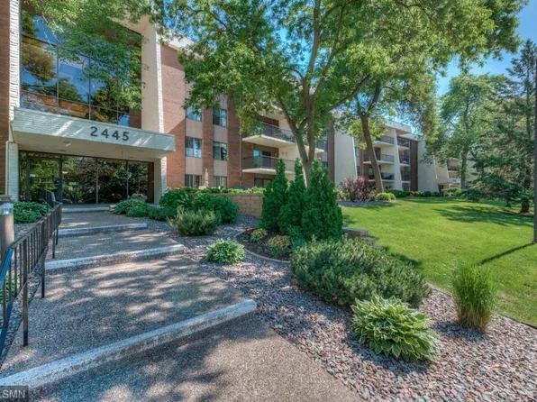2445 Londin Ln E APT 409, Maplewood, MN 55119