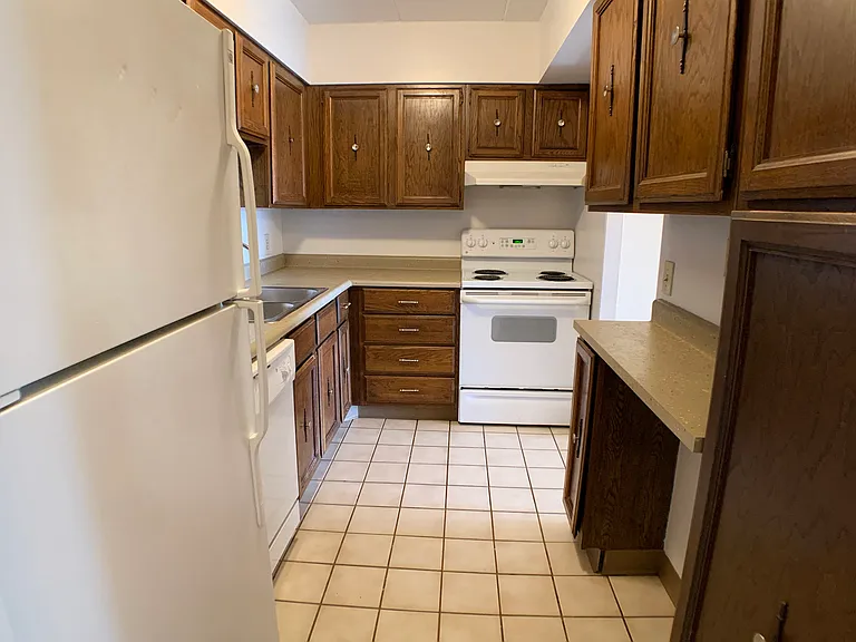 Indian Lookout Apartments — Photo 25
