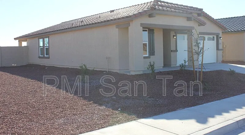 3 bed, 2.0 bath, 1470 sqft, $1,675 — Photo 3