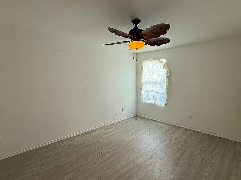 2753 Green Finch — Photo 5