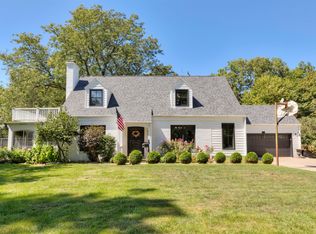 686 63rd St, Des Moines, IA 50312