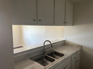 808 W Anaheim St #206, Wilmington, CA 90744