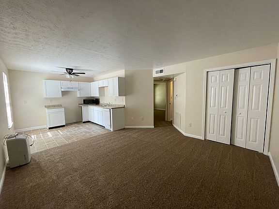4th image of 1607 Alexandria Dr #C