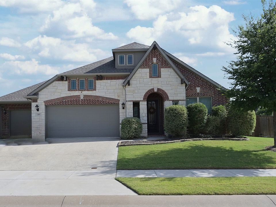1st image of 213 Oakcrest Dr