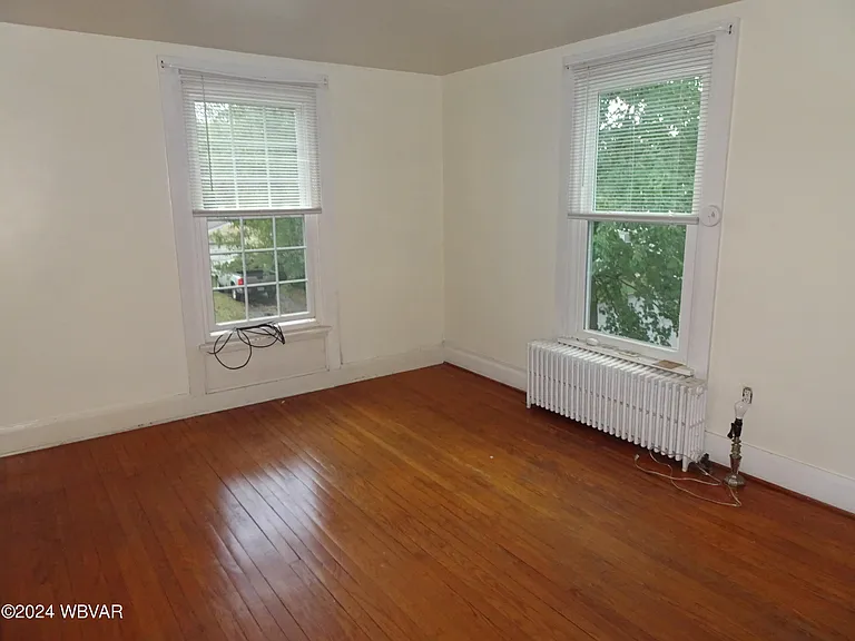 323 Cherry St — Photo 5