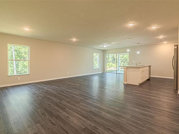 3rd image of 5719 Fairlane Dr