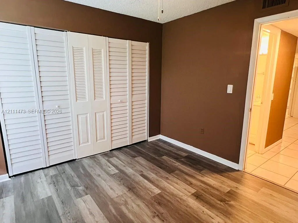 Palm Terrace Condo — Photo 3
