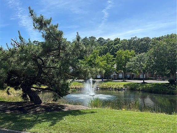 2nd image of 830 W Lake Cir