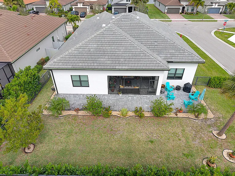 8324 Pedigree Cir — Photo 45