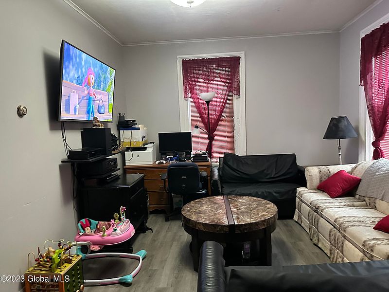 4th image of 36 E Pine Street