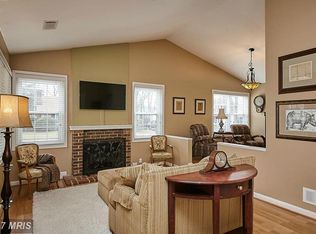 153 S Fox Rd, Sterling, VA 20164