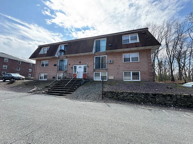 82 Boylston Ln #18 — Photo 3