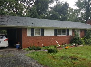 1921 Burgoyne Ct, Winston Salem, NC 27107