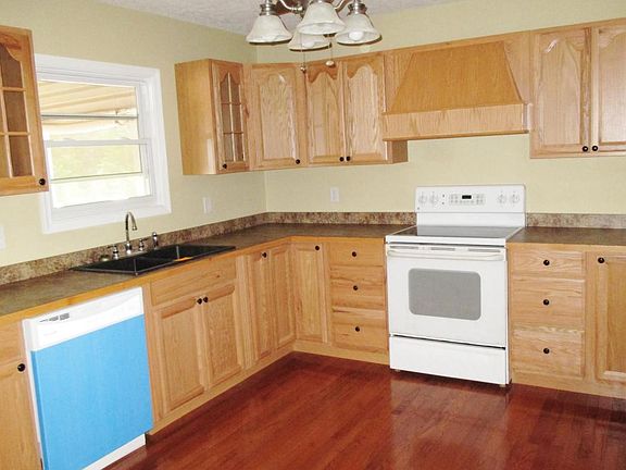 3rd image of 664 Sleepy Hollow Dr