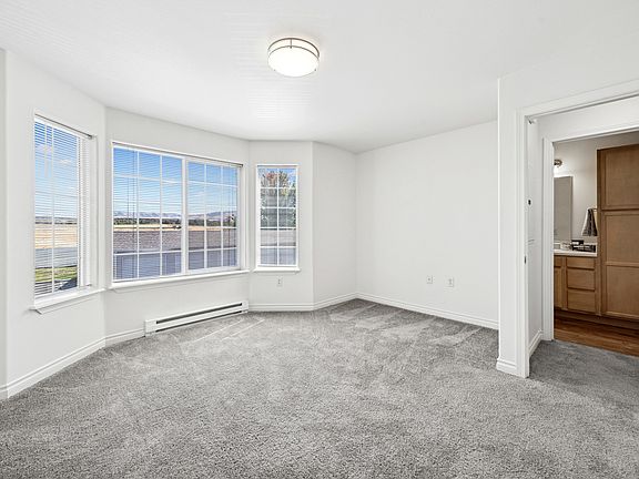 Lion's Gate Apartments in Walla Walla, Washington One Bedroom Bedroom with Large Windows