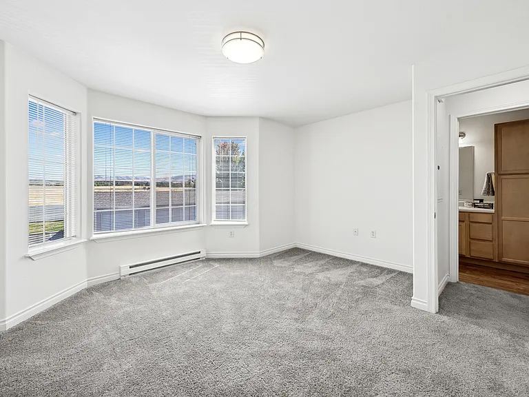 Lion's Gate Apartments in Walla Walla, Washington One Bedroom Bedroom with Large Windows