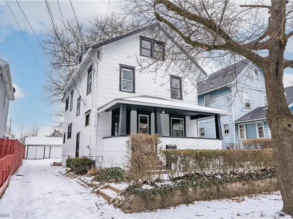 1372 Curtis St, Akron, OH 44301