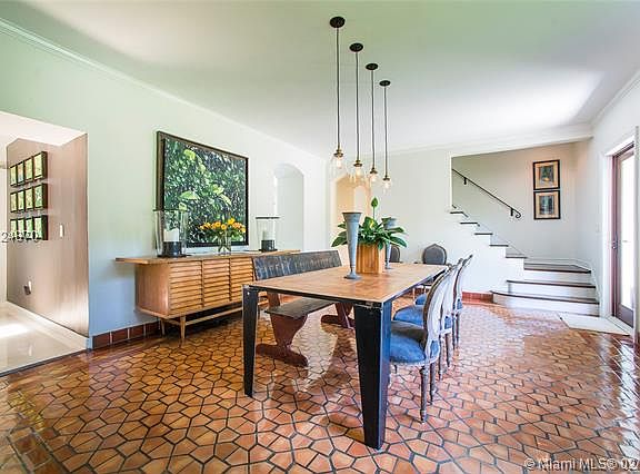 4th image of 2836 Royal Palm Ave