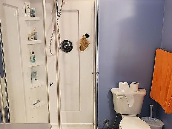 bathroom between 1&2