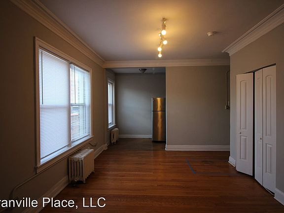 4th image of 1204 W Granville Ave #210