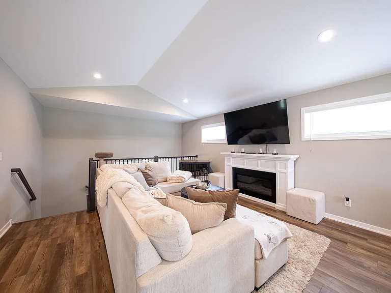 1123 Dorthy Ln — Photo 3