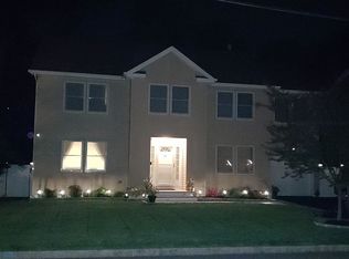 26 Ridgewood Ave, Lake Hiawatha, NJ 07034