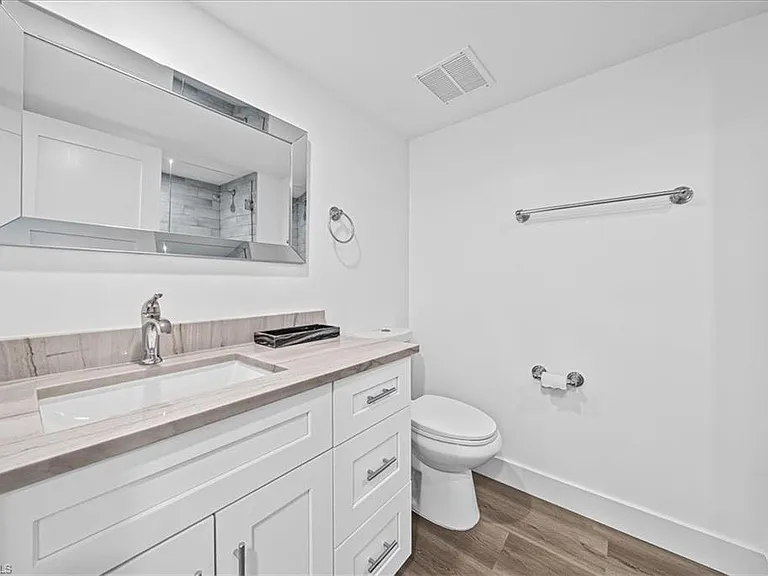 1910 Gulf Shore Blvd N #107 — Photo 17
