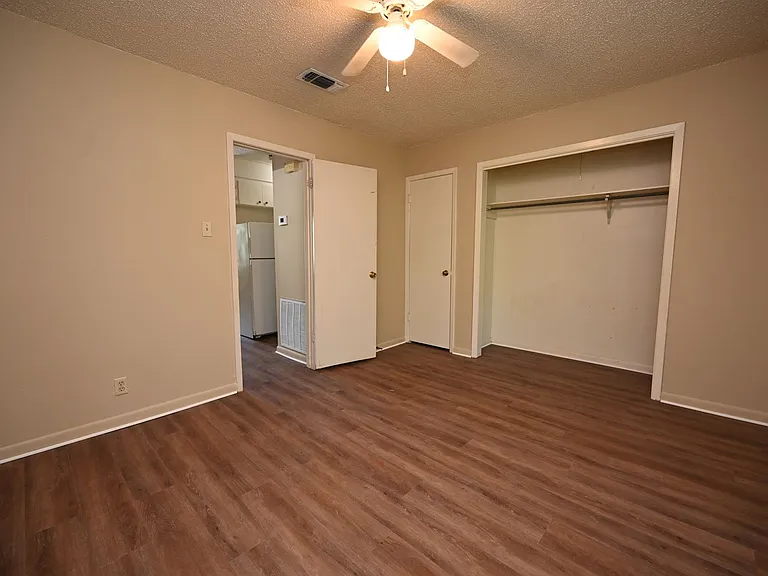 1701 W California Ave — Photo 9
