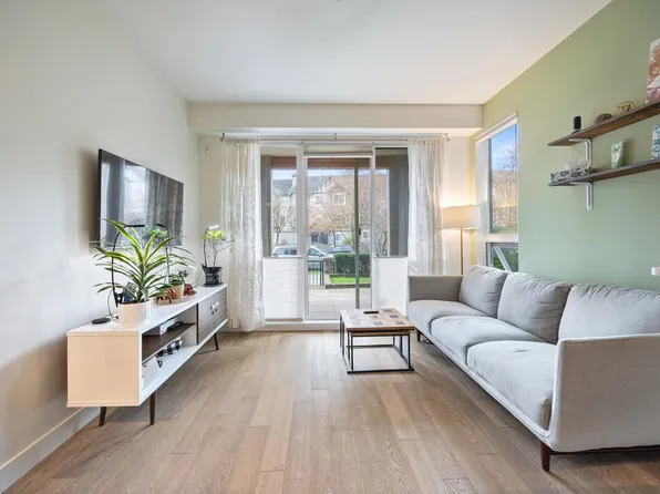 3399 Noel Dr #209, Burnaby, BC V3J 1J2