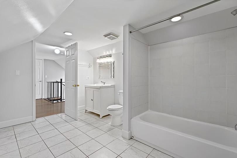 1st image of 1719 W Le Moyne St #2