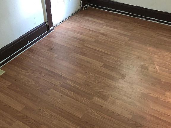 2nd image of 977 Miller Ave #1