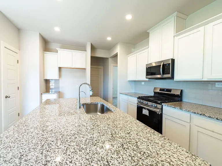734 Bellamy Dr — Photo 3