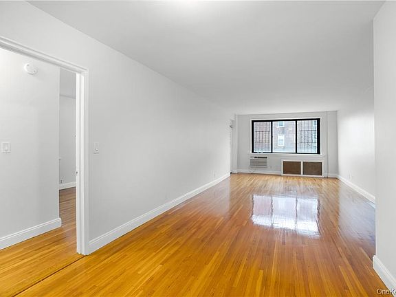 4th image of 411 Bronx River Rd APT 7F