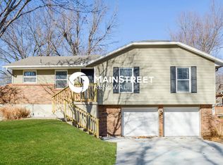 305 SE Westminister Rd, Blue Springs, MO 64014