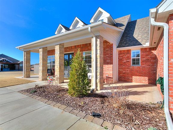 2nd image of 1235 Deer Ridge Run