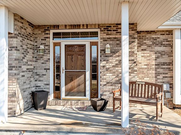 3rd image of 4622 N Brentwood Dr