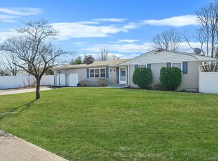 28 Shirley Street, Bohemia, NY 11716