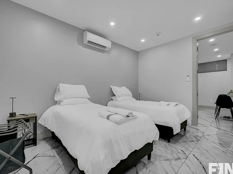 563 New York Ave #GROUNDFLOOR — Photo 5