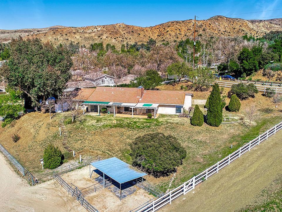 Agoura Hills Property Horse Lovers Dream! Hiking Biking and Endless Hiking Trails Awaits the Next Lucky Tennant to Rent this Dream Zen Home!!!