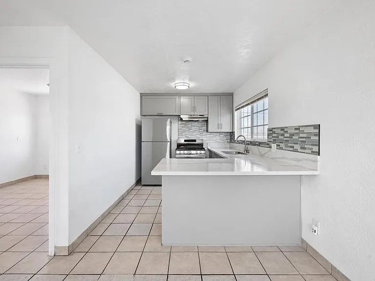 3652 44th St — Photo 7