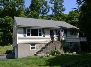 160 Clubhouse Dr, Carmel, NY 10512