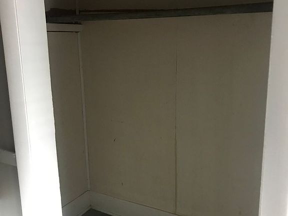 4th image of 703 S Illinois Ave #101